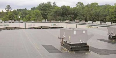 new-epdm-roof-at-shopping-plaza-1